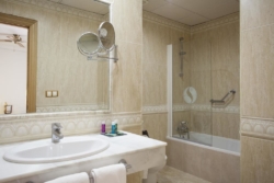 HOTEL FÉNIX 4*